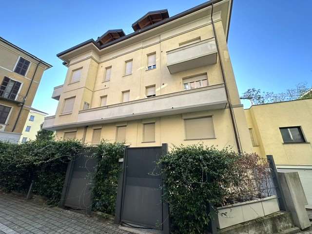AFFITTI Appartamento a Como &ndash; foto 1