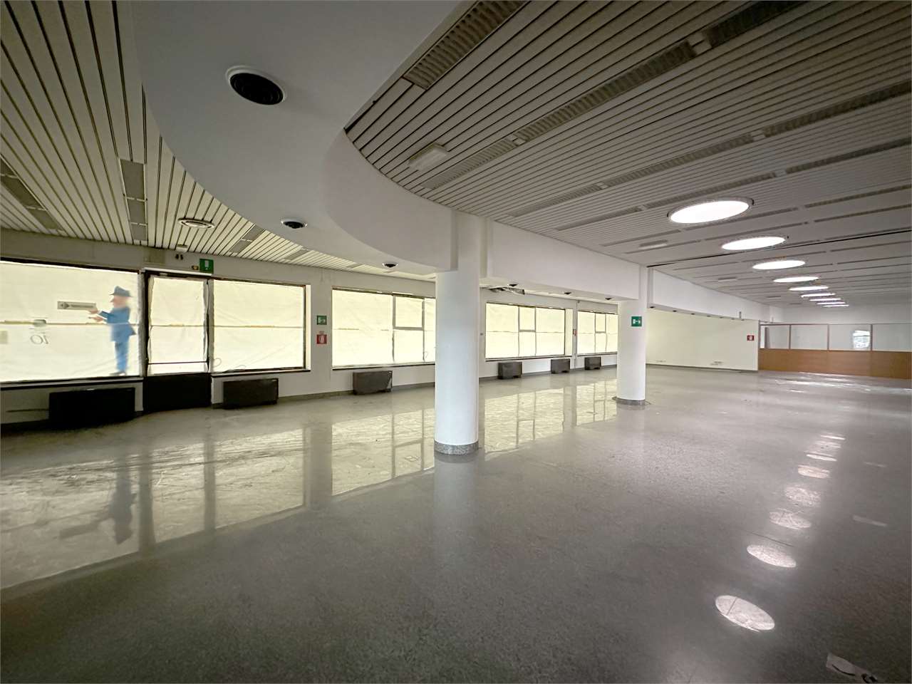 Negozio – Ufficio mq.1500 Montecchio Maggiore
