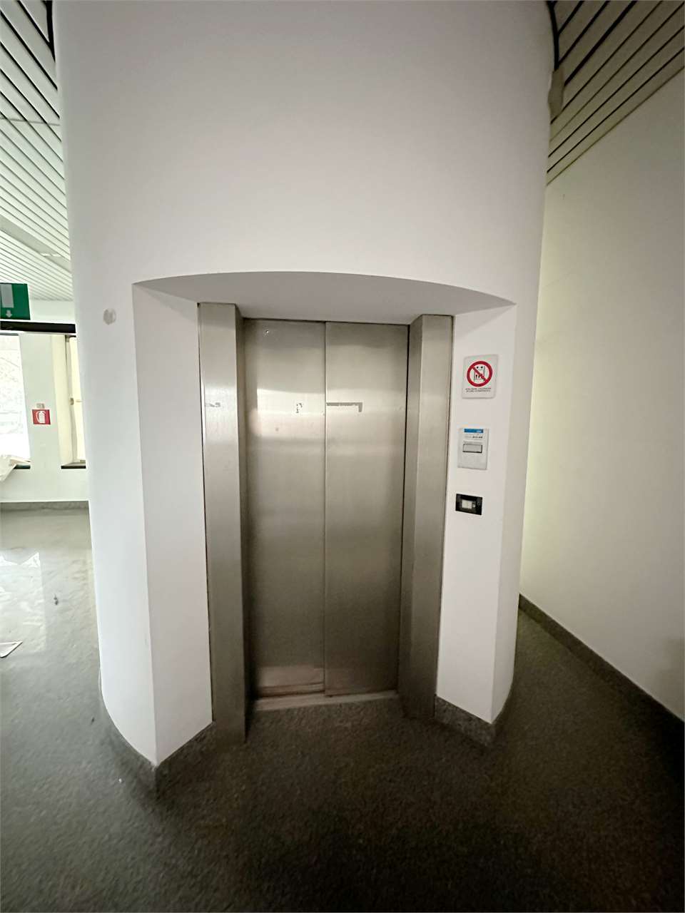 Negozio – Ufficio mq.1500 Montecchio Maggiore