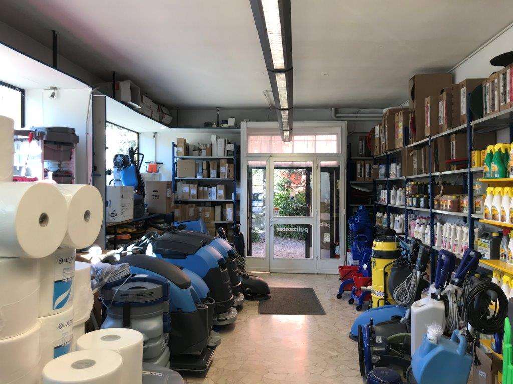 Negozio-Magazzino Show Room mq.200 Viale Trissino – Vicenza