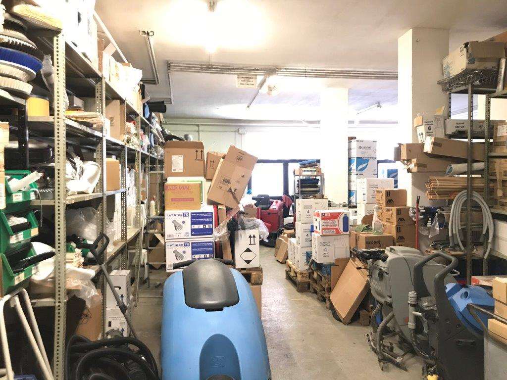 Negozio-Magazzino Show Room mq.200 Viale Trissino – Vicenza
