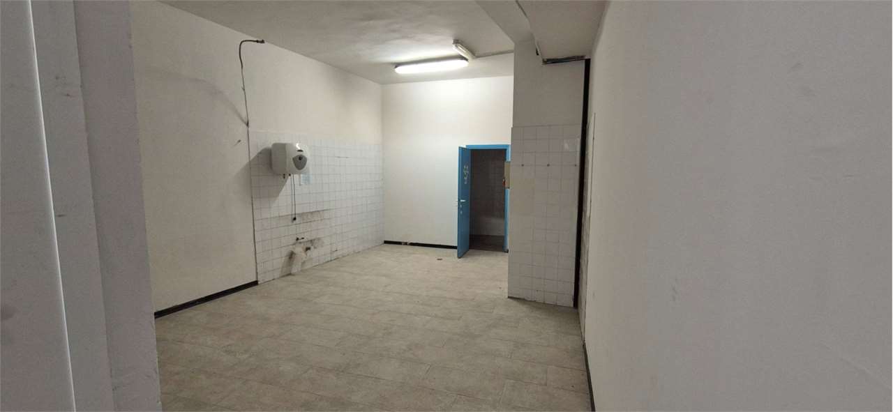 Negozio in Affitto a Livorno