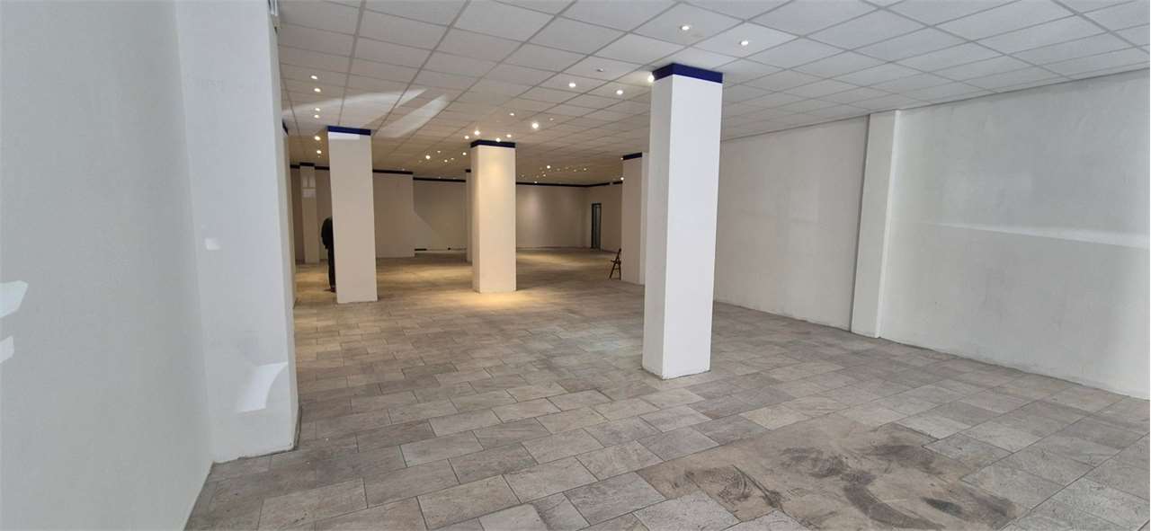 Negozio in Affitto a Livorno