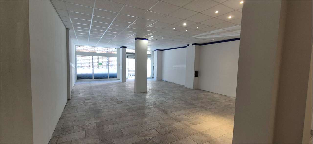 Negozio in Affitto a Livorno