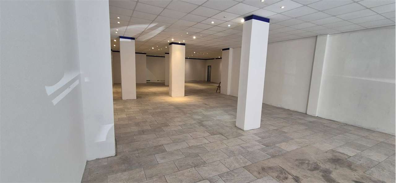 Negozio in Affitto a Livorno