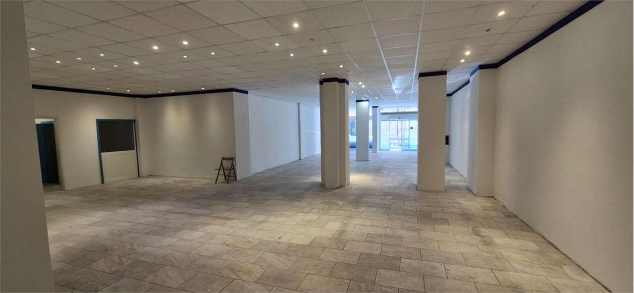 Negozio in Affitto a Livorno