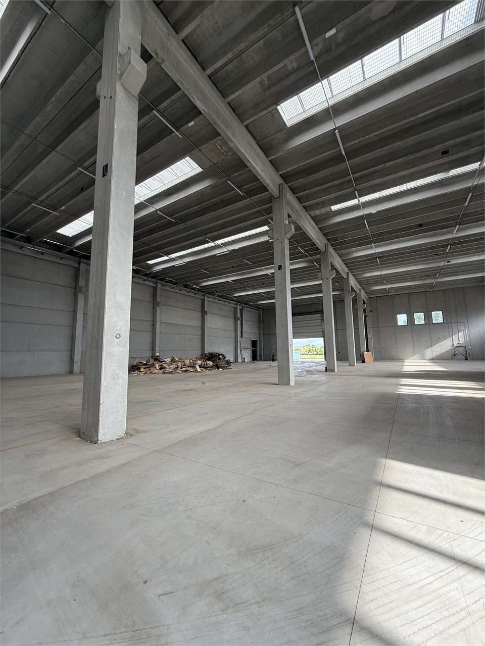 Capannone Pianiga mq.7000 con ampio scoperto su lotto di mq.21.000