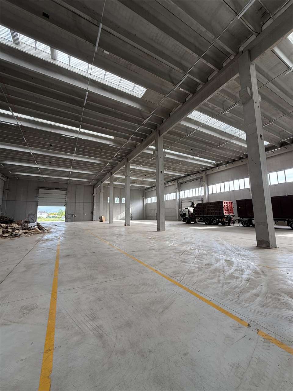 Capannone Pianiga mq.7000 con ampio scoperto su lotto di mq.21.000