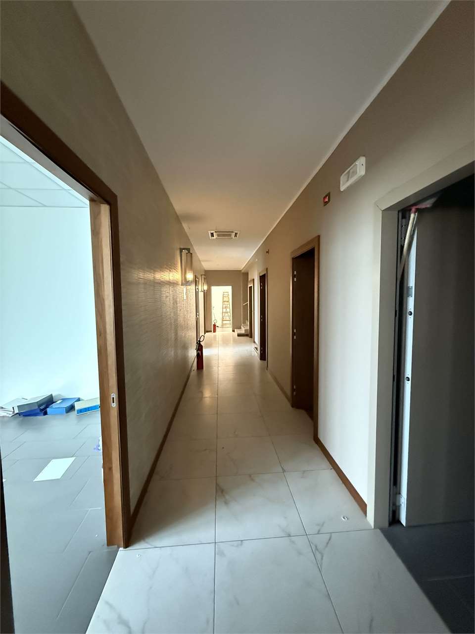 Capannone Pianiga mq.7000 con ampio scoperto su lotto di mq.21.000