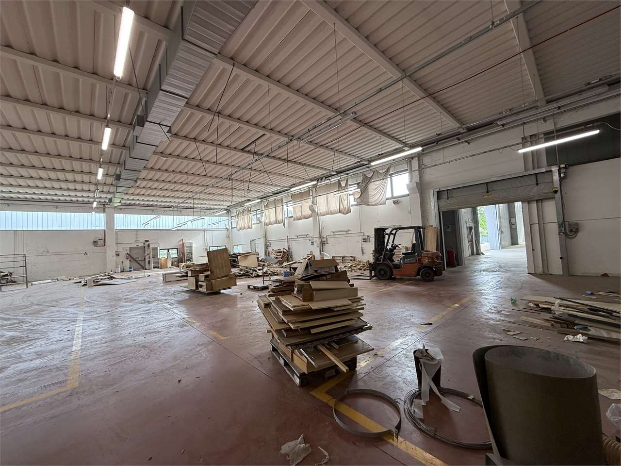 Capannone Pianiga mq.7000 con ampio scoperto su lotto di mq.21.000