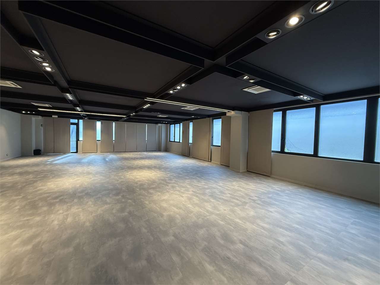 Capannone Pianiga mq.7000 con ampio scoperto su lotto di mq.21.000