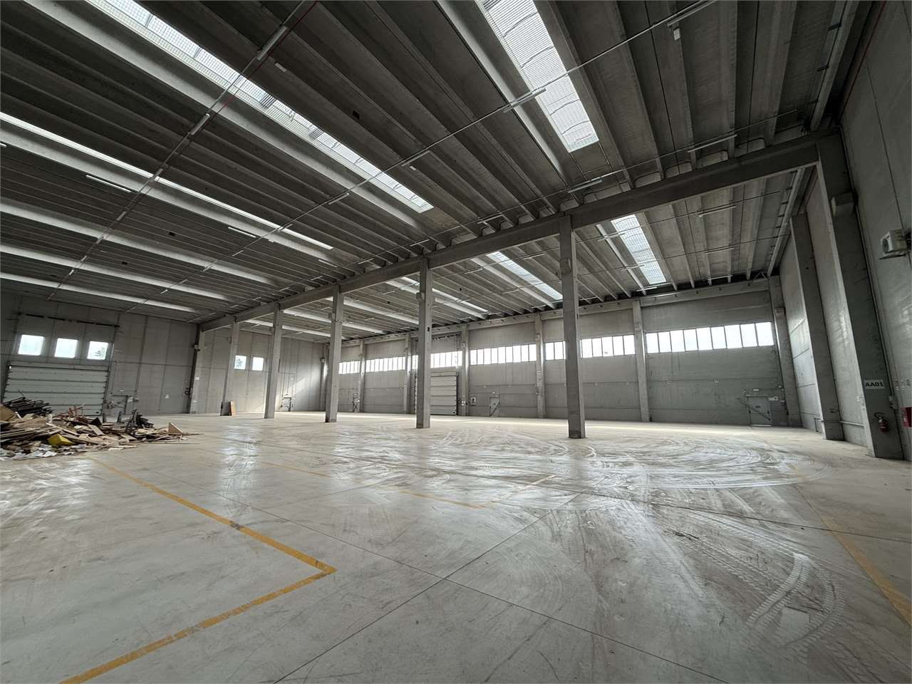 Capannone Pianiga mq.7000 con ampio scoperto su lotto di mq.21.000