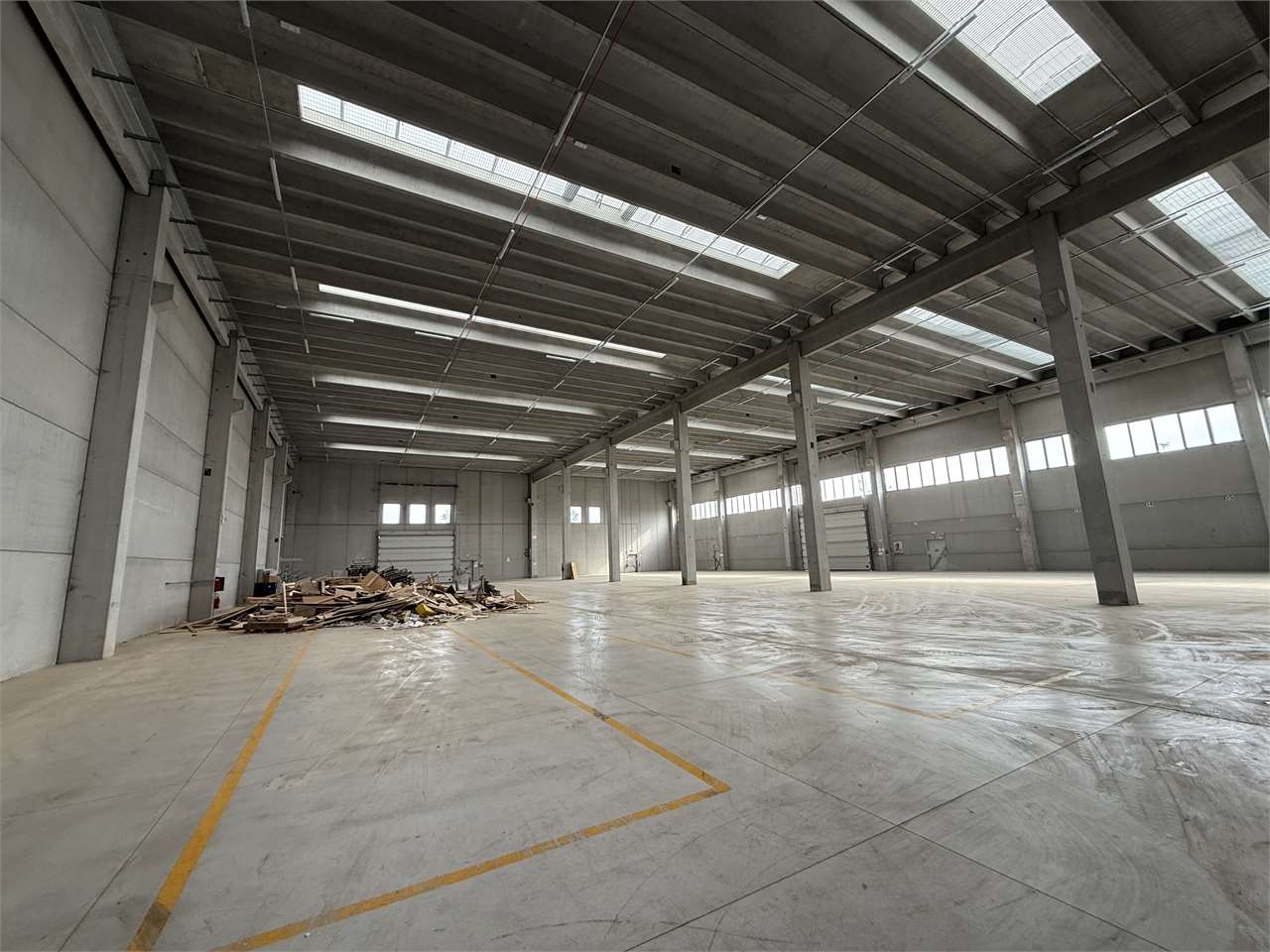 Capannone Pianiga mq.7000 con ampio scoperto su lotto di mq.21.000