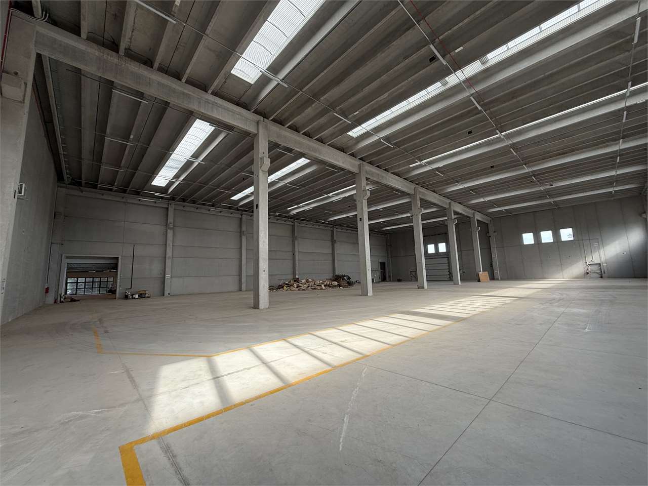 Capannone Pianiga mq.7000 con ampio scoperto su lotto di mq.21.000