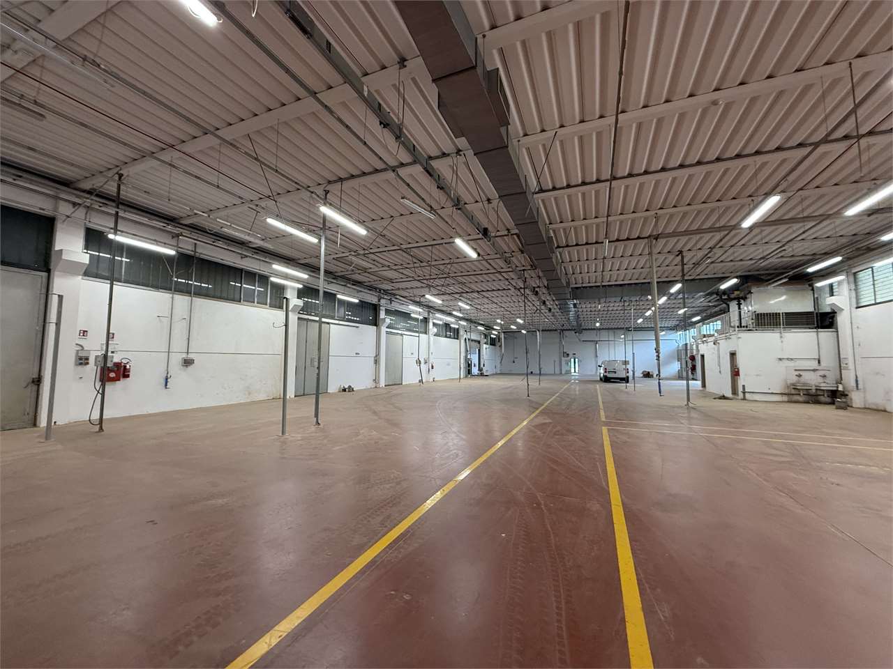 Capannone Pianiga mq.7000 con ampio scoperto su lotto di mq.21.000