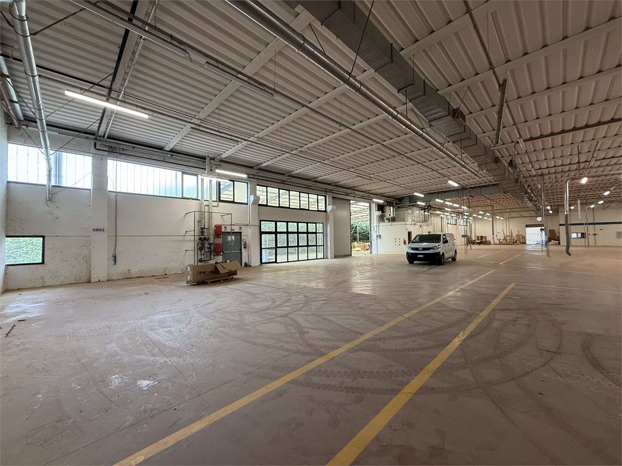 Capannone Pianiga mq.7000 con ampio scoperto su lotto di mq.21.000