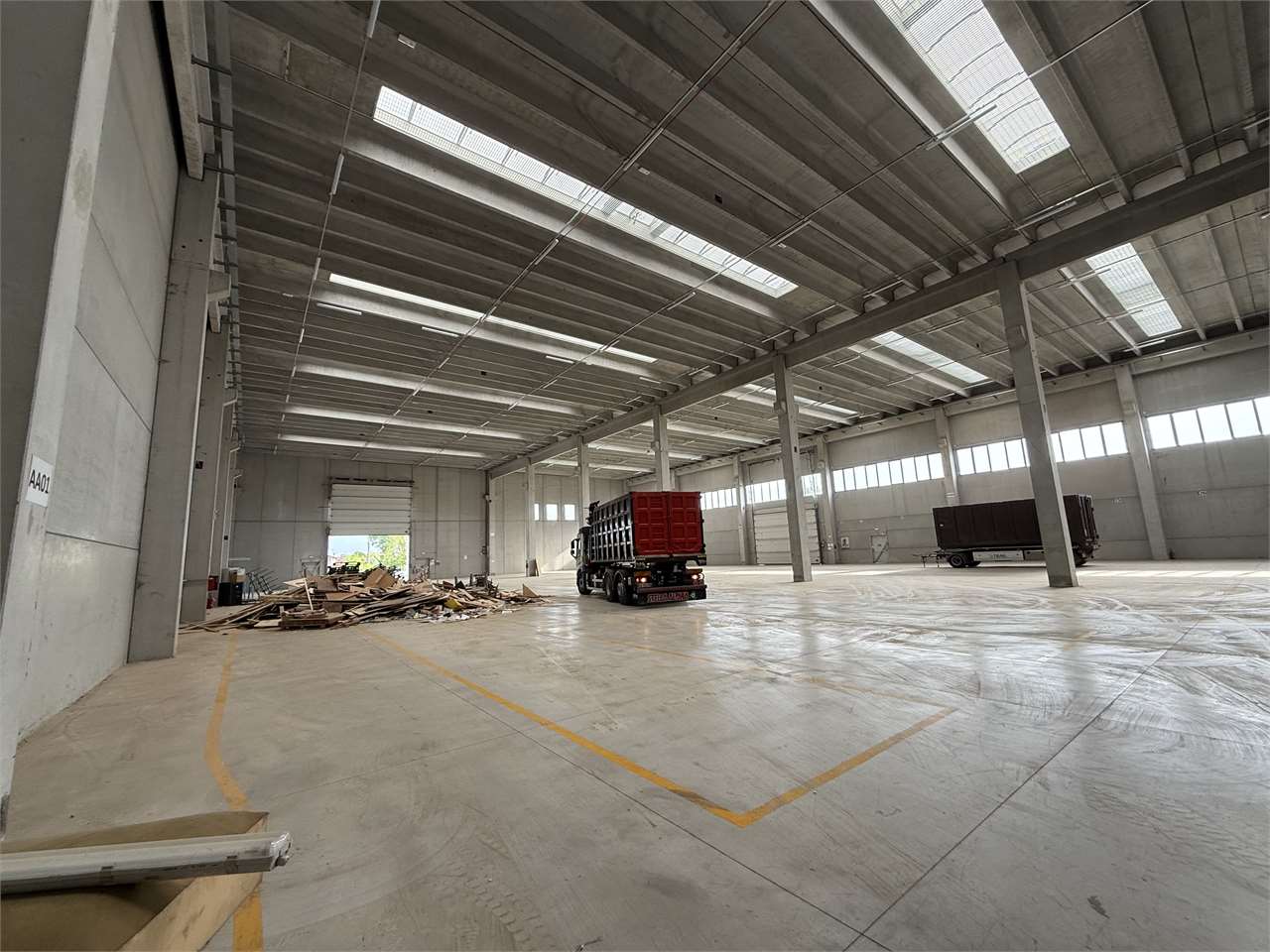 Capannone Pianiga mq.7000 con ampio scoperto su lotto di mq.21.000