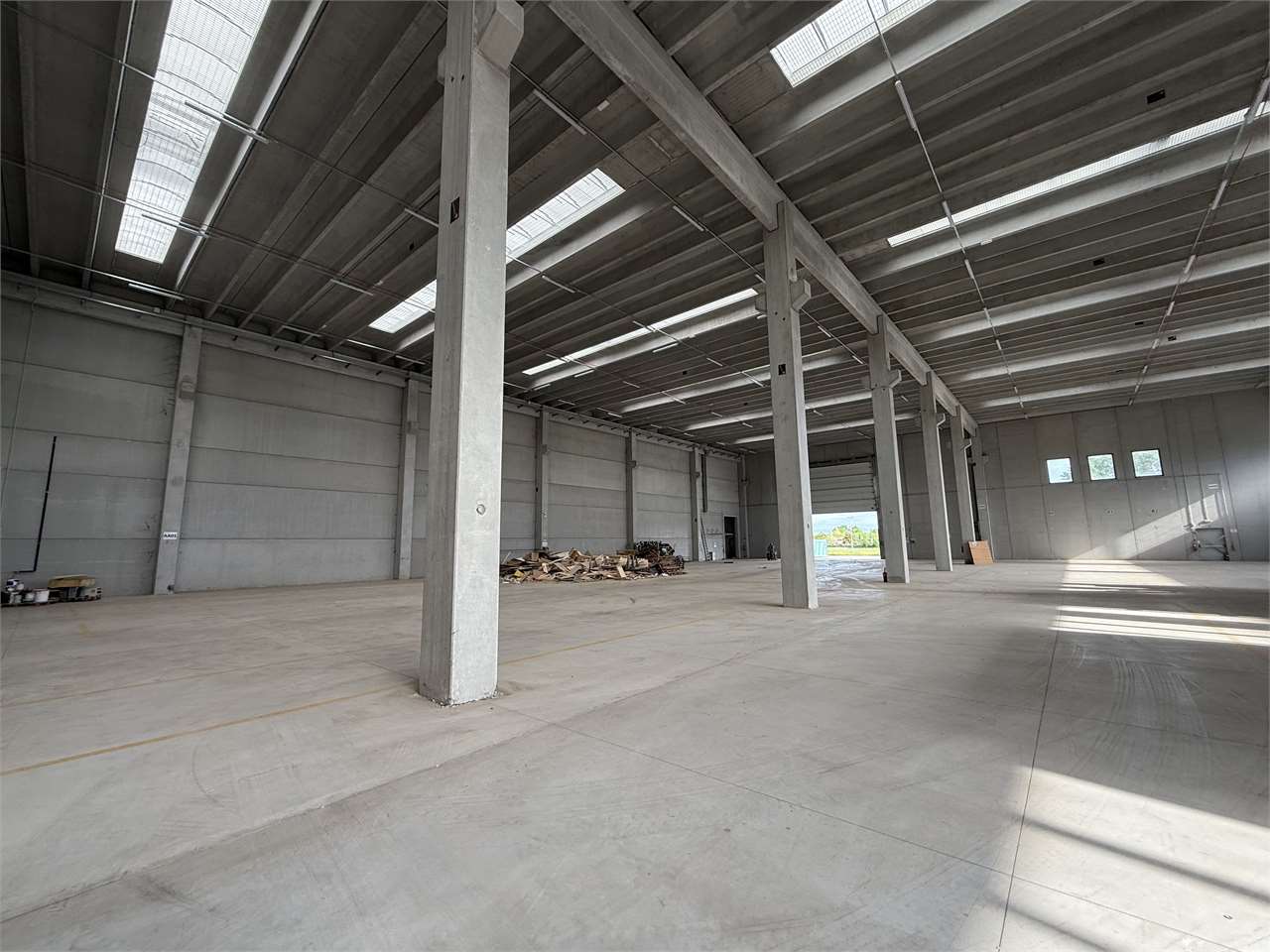 Capannone Pianiga mq.7000 con ampio scoperto su lotto di mq.21.000