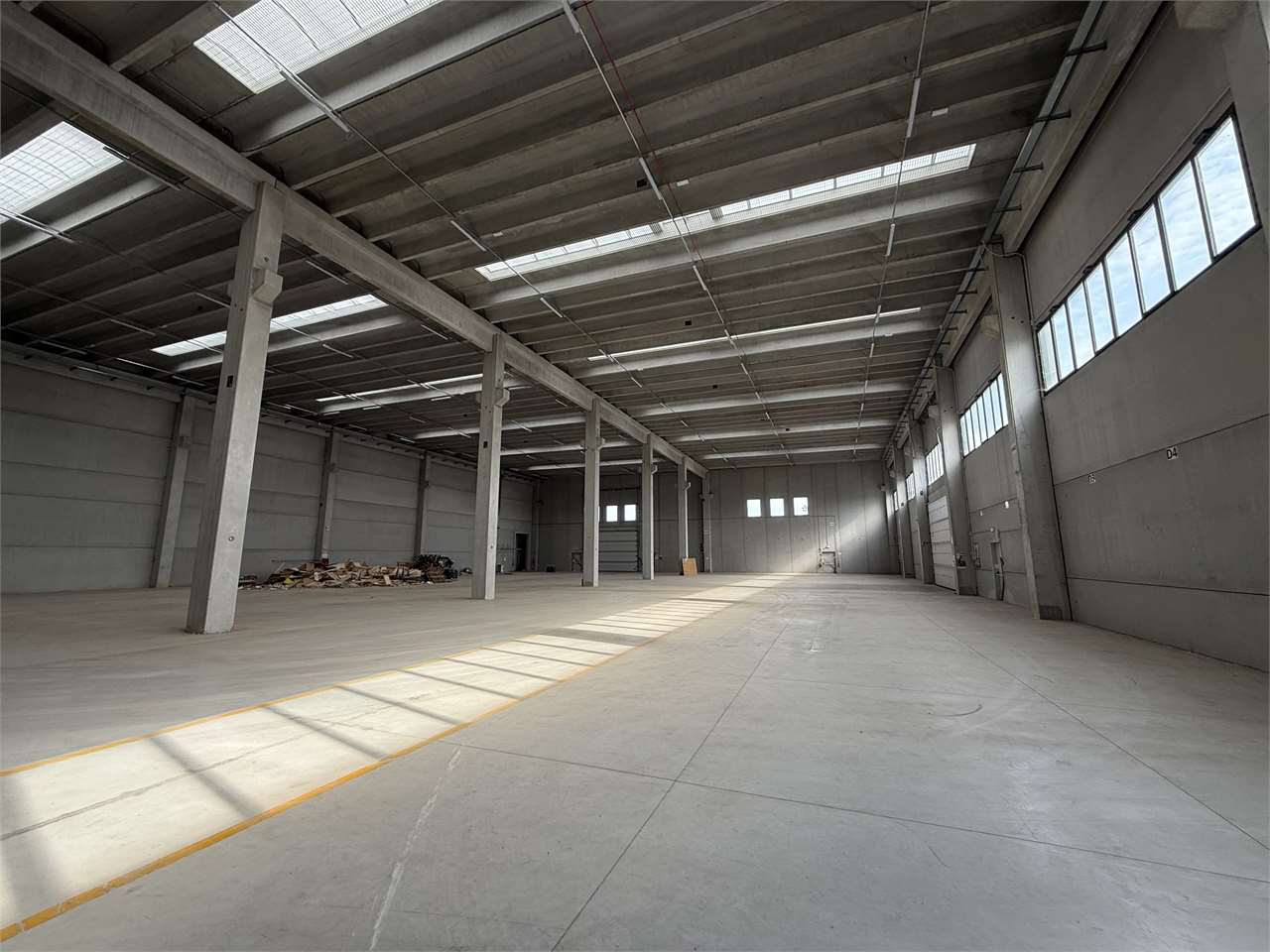 Capannone Pianiga mq.7000 con ampio scoperto su lotto di mq.21.000