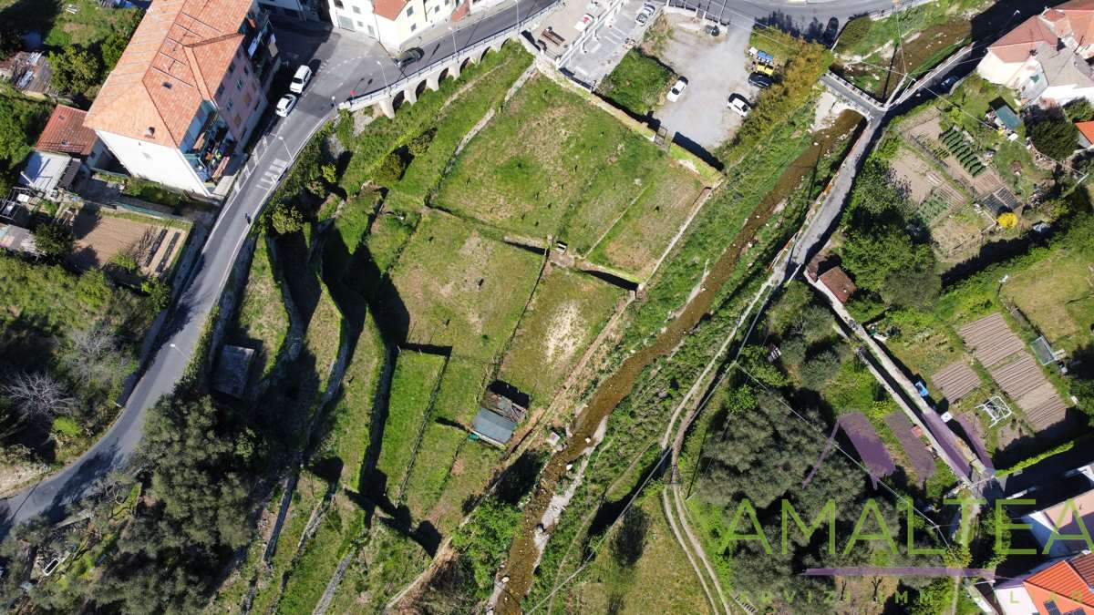 Terreno a Sant’Ermete di ca 3700 mq con fabbricato di 30 mq - Accesso comodissimo - più altre par[...]