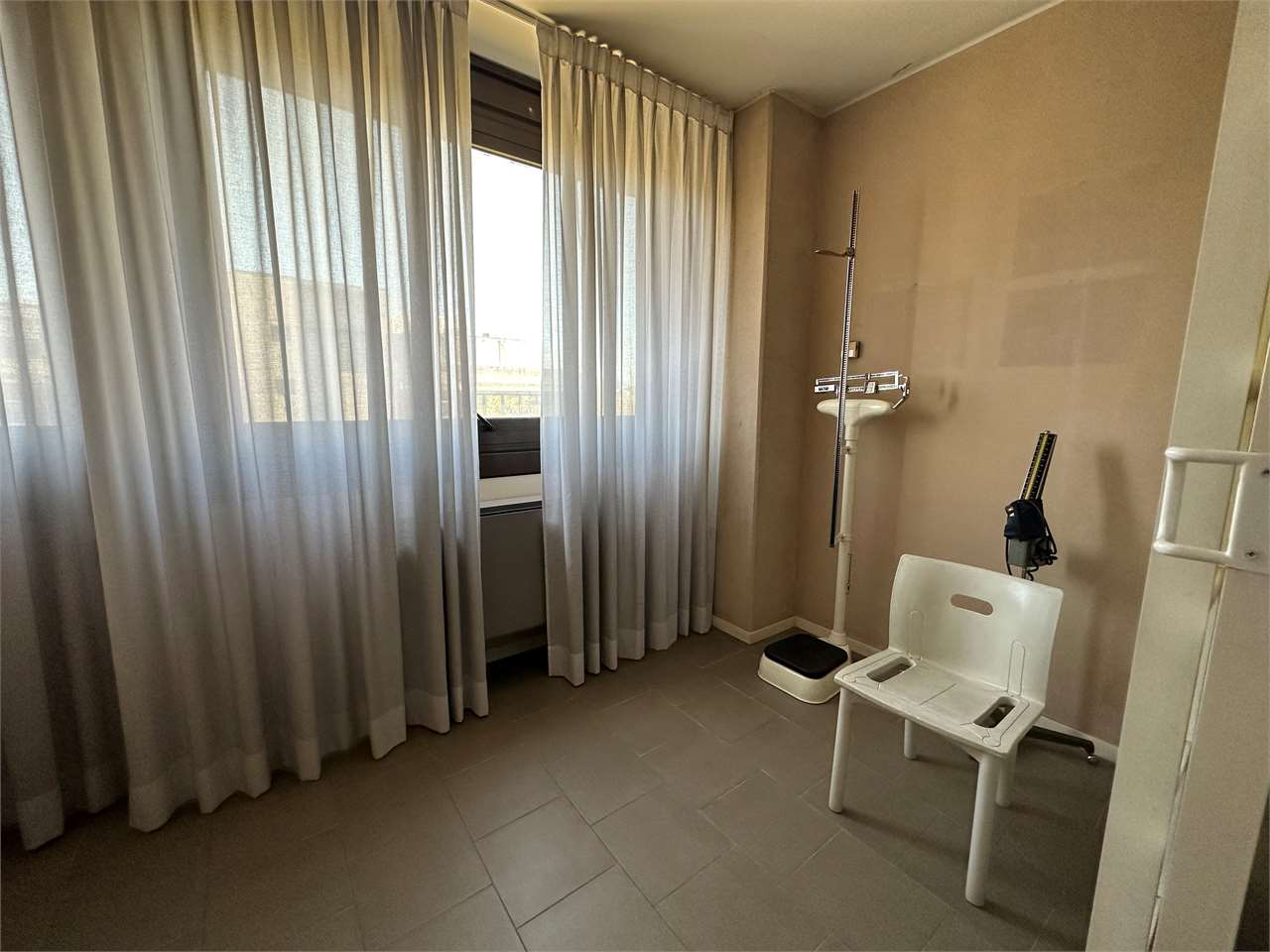 UFFICIO O STUDIO MEDICO IN VENDITA — Casale in vendita a Perugia zona Stazione — anteprima 7