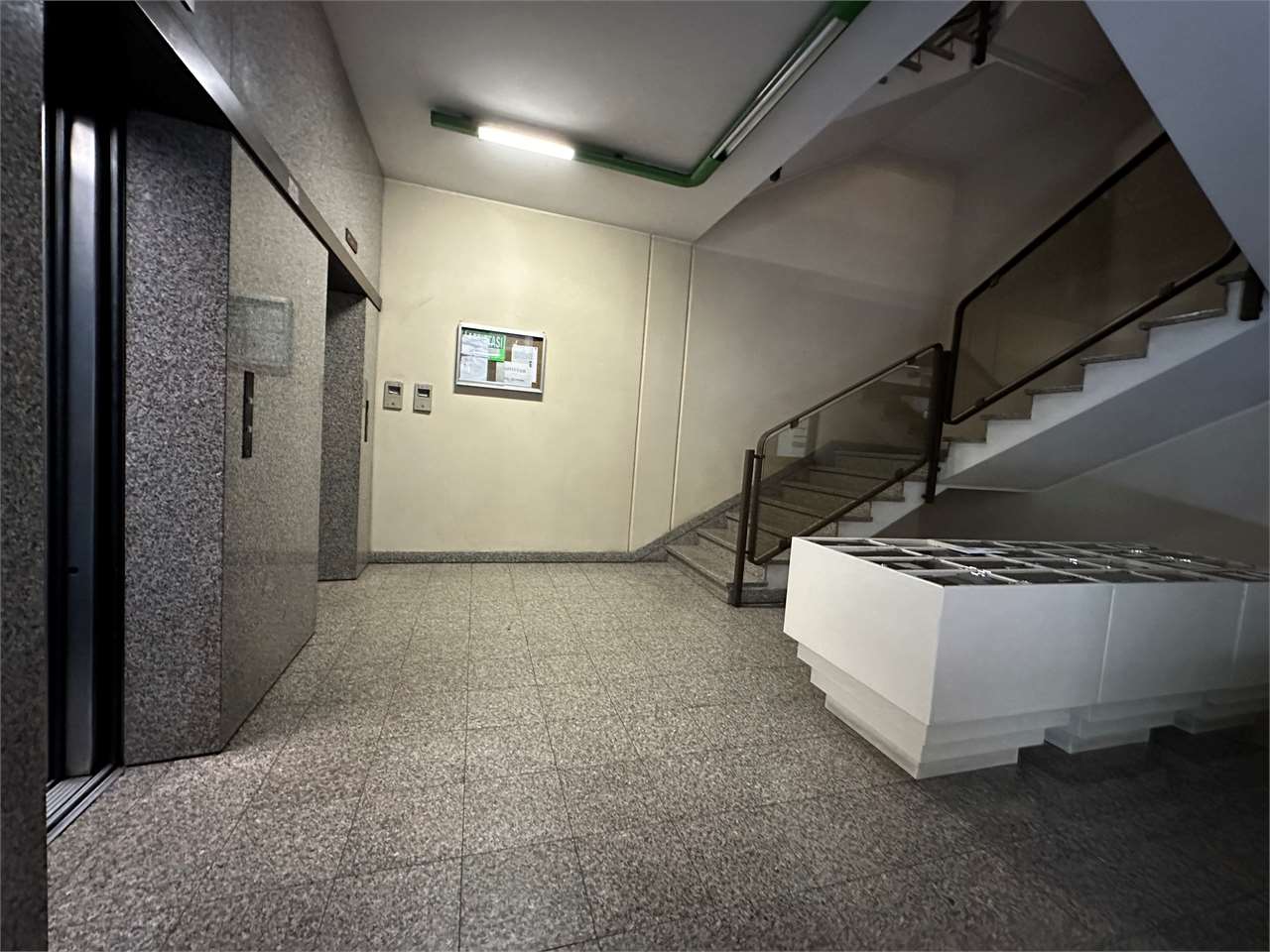 UFFICIO O STUDIO MEDICO IN VENDITA — Casale in vendita a Perugia zona Stazione — anteprima 14
