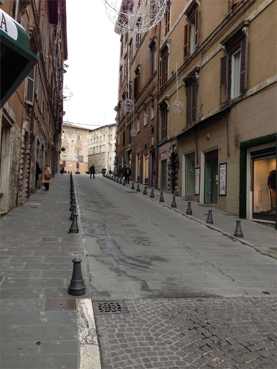 Rustico in affitto — Perugia, Centro storico di pregio, PG · Locale commerciale centro storico Perugia