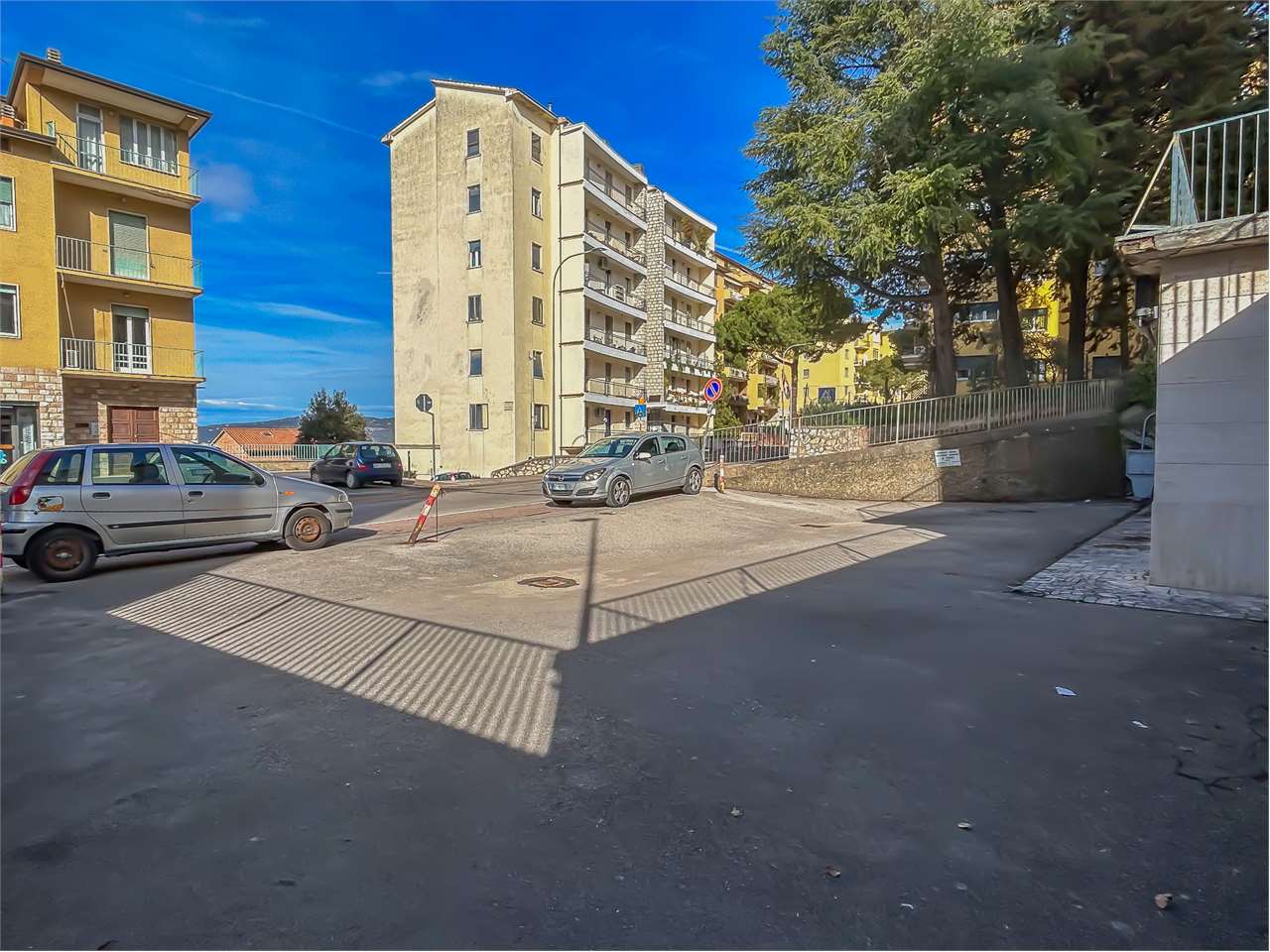 Locale commerciale con parcheggio privato — Villetta in vendita a Perugia zona Filosofi — anteprima 6