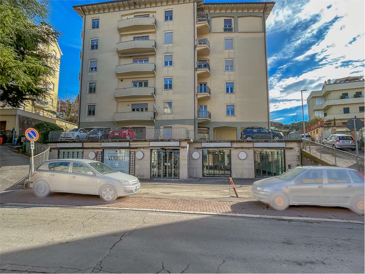Locale commerciale con parcheggio privato — Villetta in vendita a Perugia zona Filosofi — anteprima 8