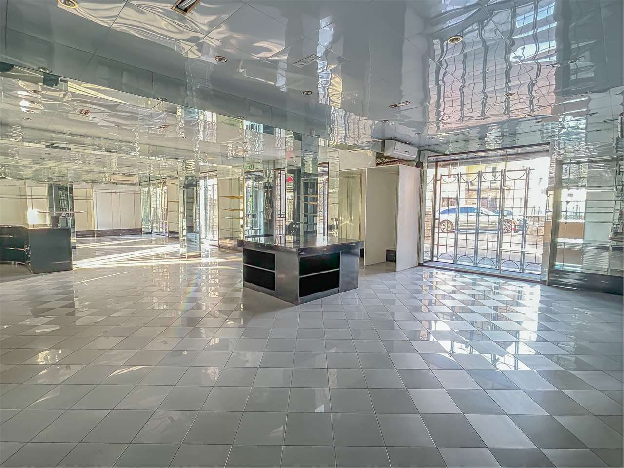 Locale commerciale con parcheggio privato — Villetta in vendita a Perugia zona Filosofi — anteprima 10