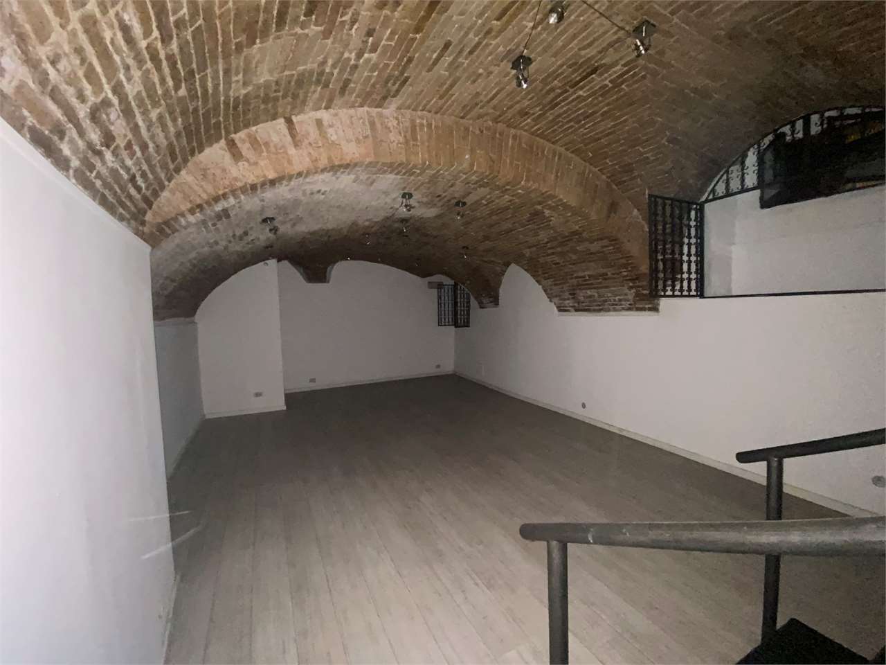 Locale Commerciale  in Centro Storico — Villetta in vendita a Perugia zona Centro storico di pregio — anteprima 5