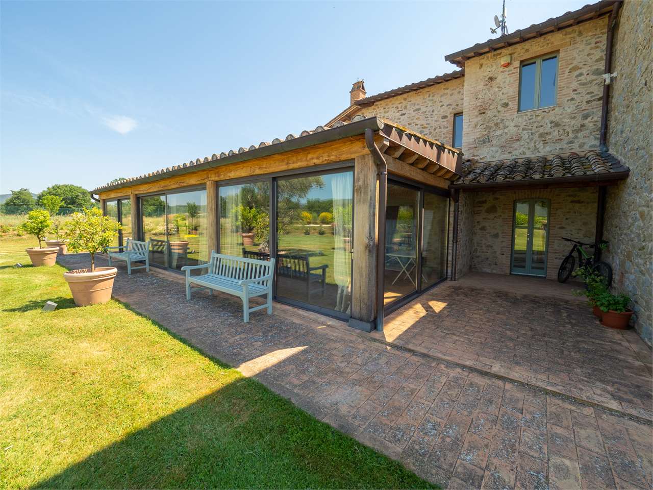 Casale di prestigio ristrutturato con piscina — di prestigio in vendita a Perugia zona Mugnano — anteprima 4