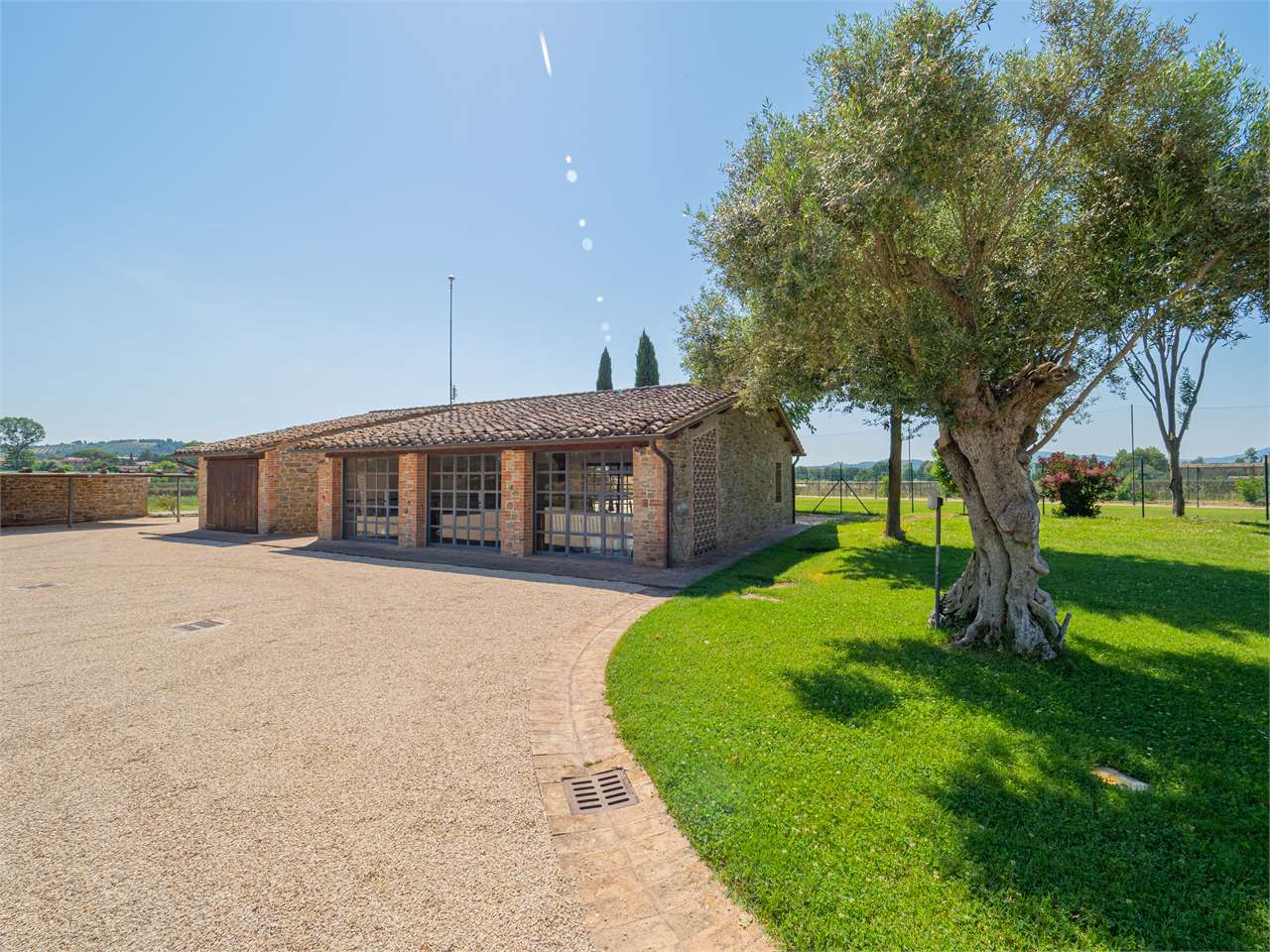 Casale di prestigio ristrutturato con piscina — di prestigio in vendita a Perugia zona Mugnano — anteprima 40