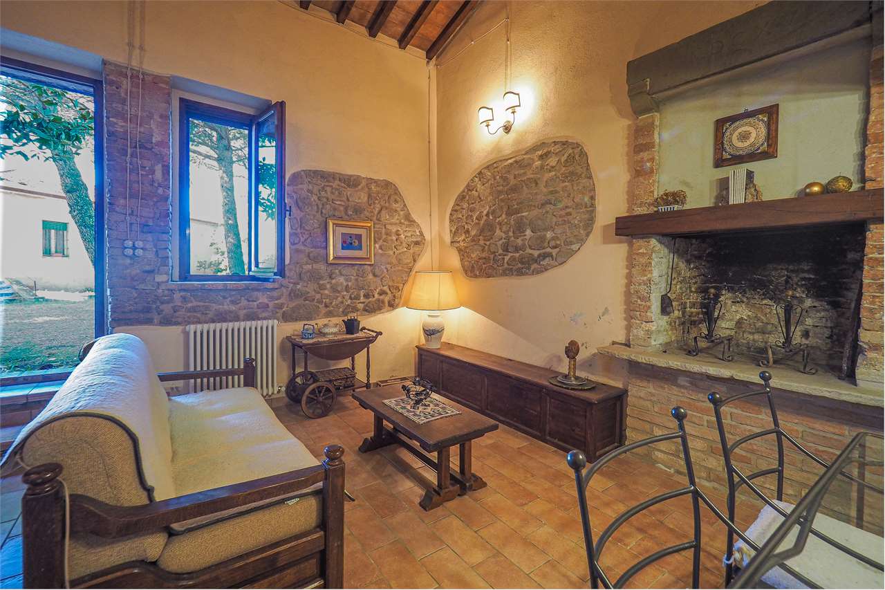VILLA SINGOLA DA RISTRUTTURARE — Commerciale di prestigio in vendita a Perugia — anteprima 29