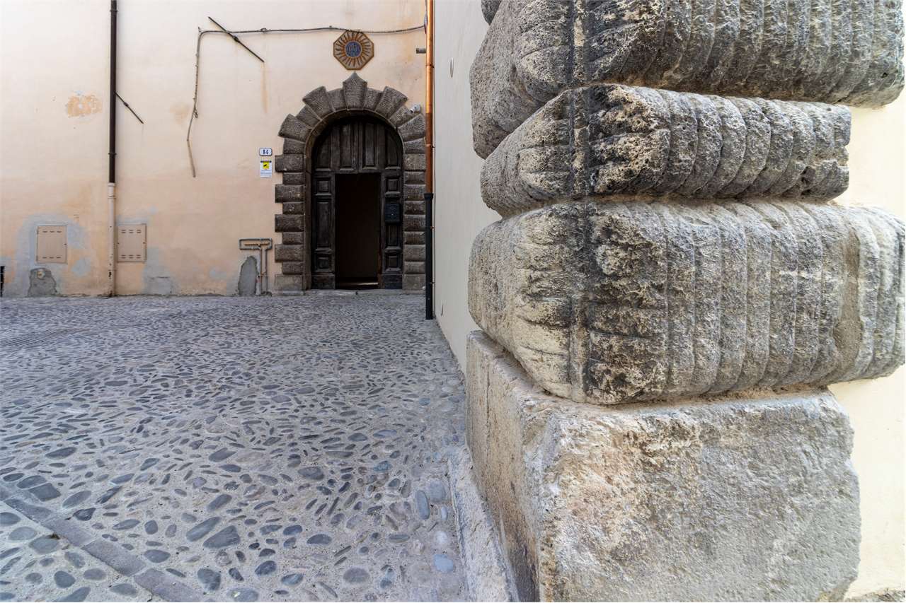 Residenza nobiliare del ‘500 con giardino privato — Appartamento venduto a Spoleto — anteprima 9