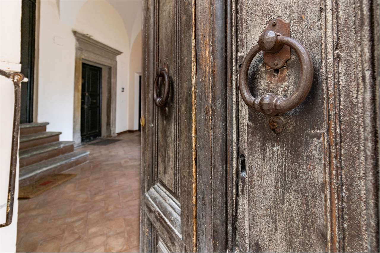 Residenza nobiliare del ‘500 con giardino privato — Appartamento venduto a Spoleto — anteprima 21