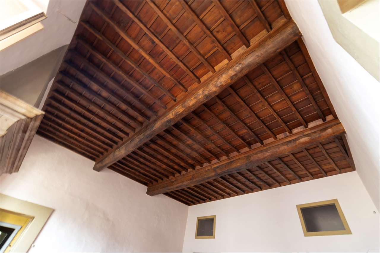 Residenza nobiliare del ‘500 con giardino privato — Appartamento venduto a Spoleto — anteprima 58