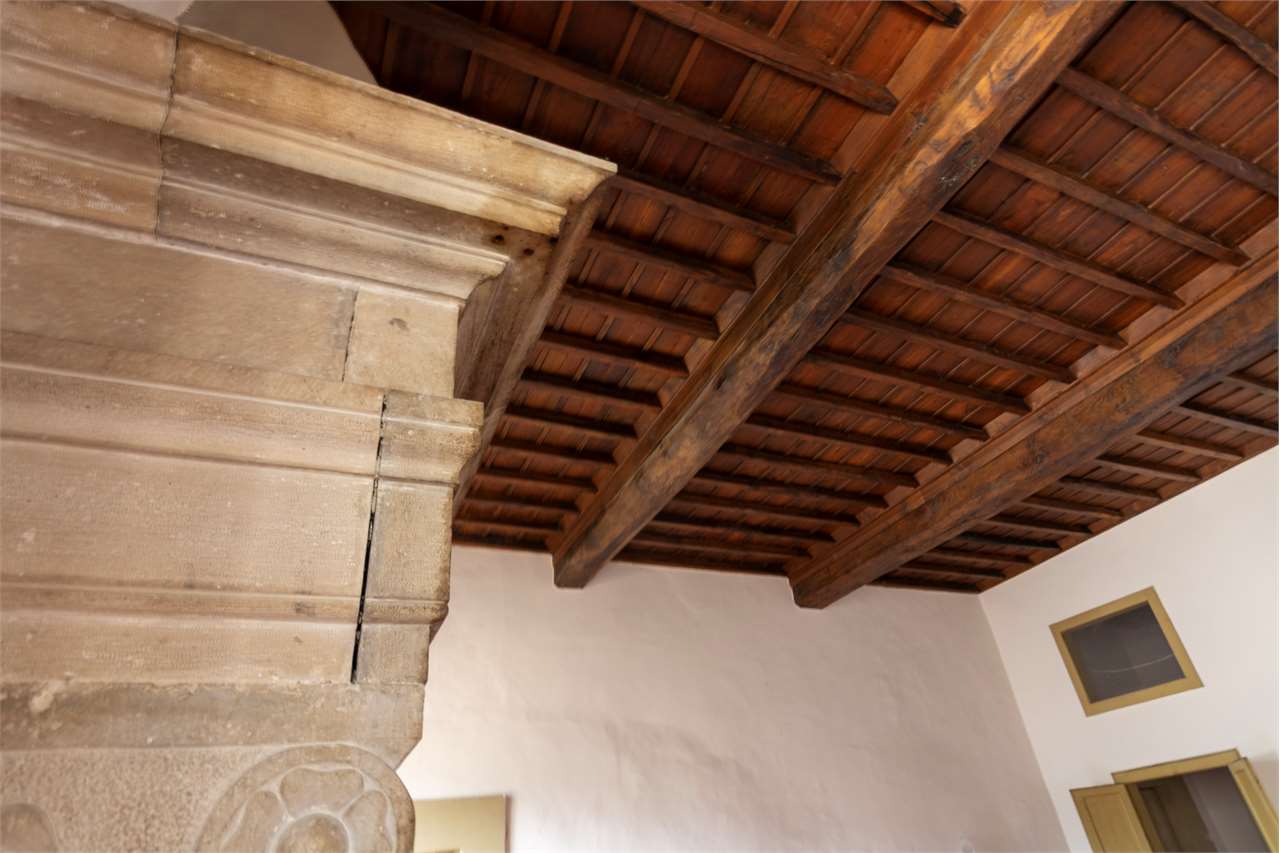 Residenza nobiliare del ‘500 con giardino privato — Appartamento venduto a Spoleto — anteprima 36