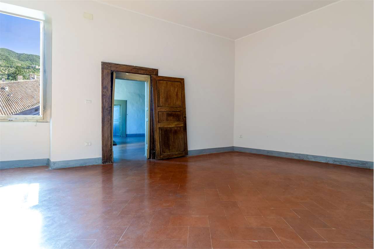 Residenza nobiliare del ‘500 con giardino privato — Appartamento venduto a Spoleto — anteprima 79
