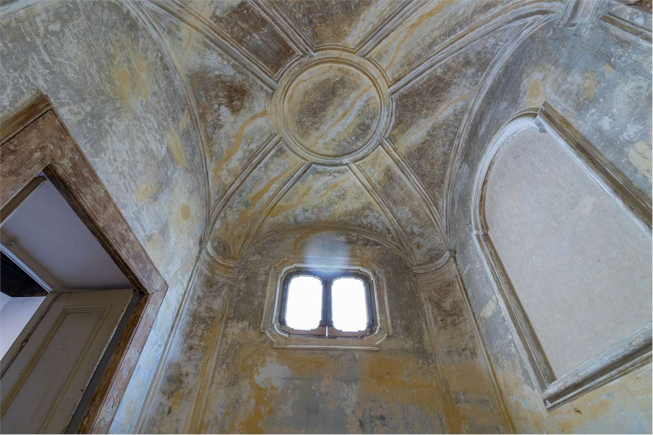 Residenza nobiliare del ‘500 con giardino privato — Appartamento venduto a Spoleto — anteprima 48