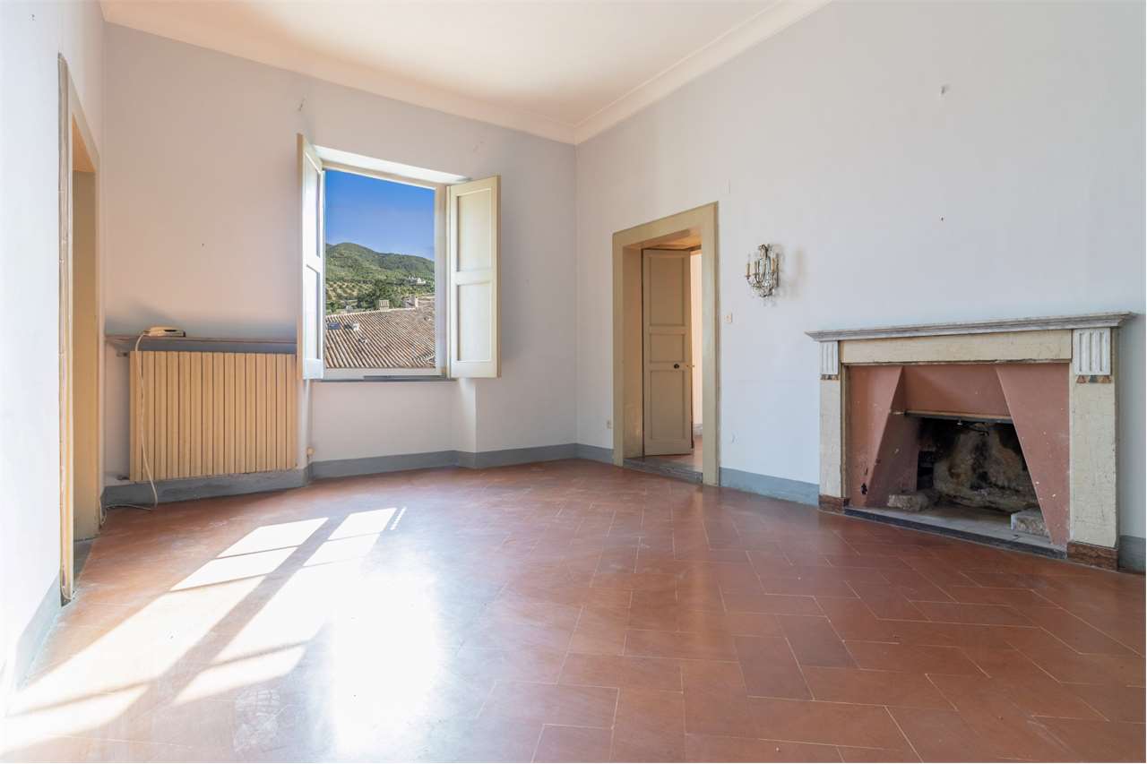 Residenza nobiliare del ‘500 con giardino privato — Appartamento venduto a Spoleto — anteprima 40