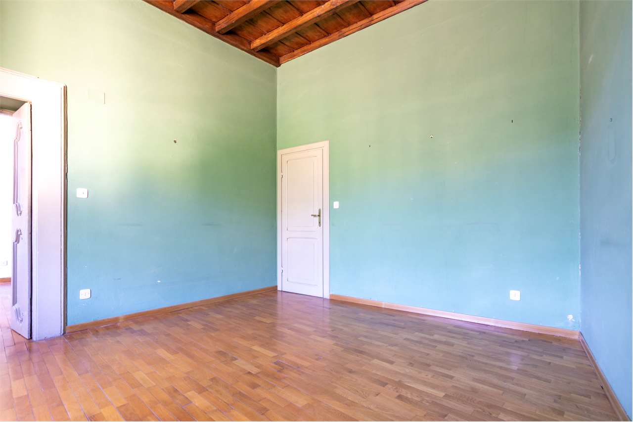 Residenza nobiliare del ‘500 con giardino privato — Appartamento venduto a Spoleto — anteprima 70