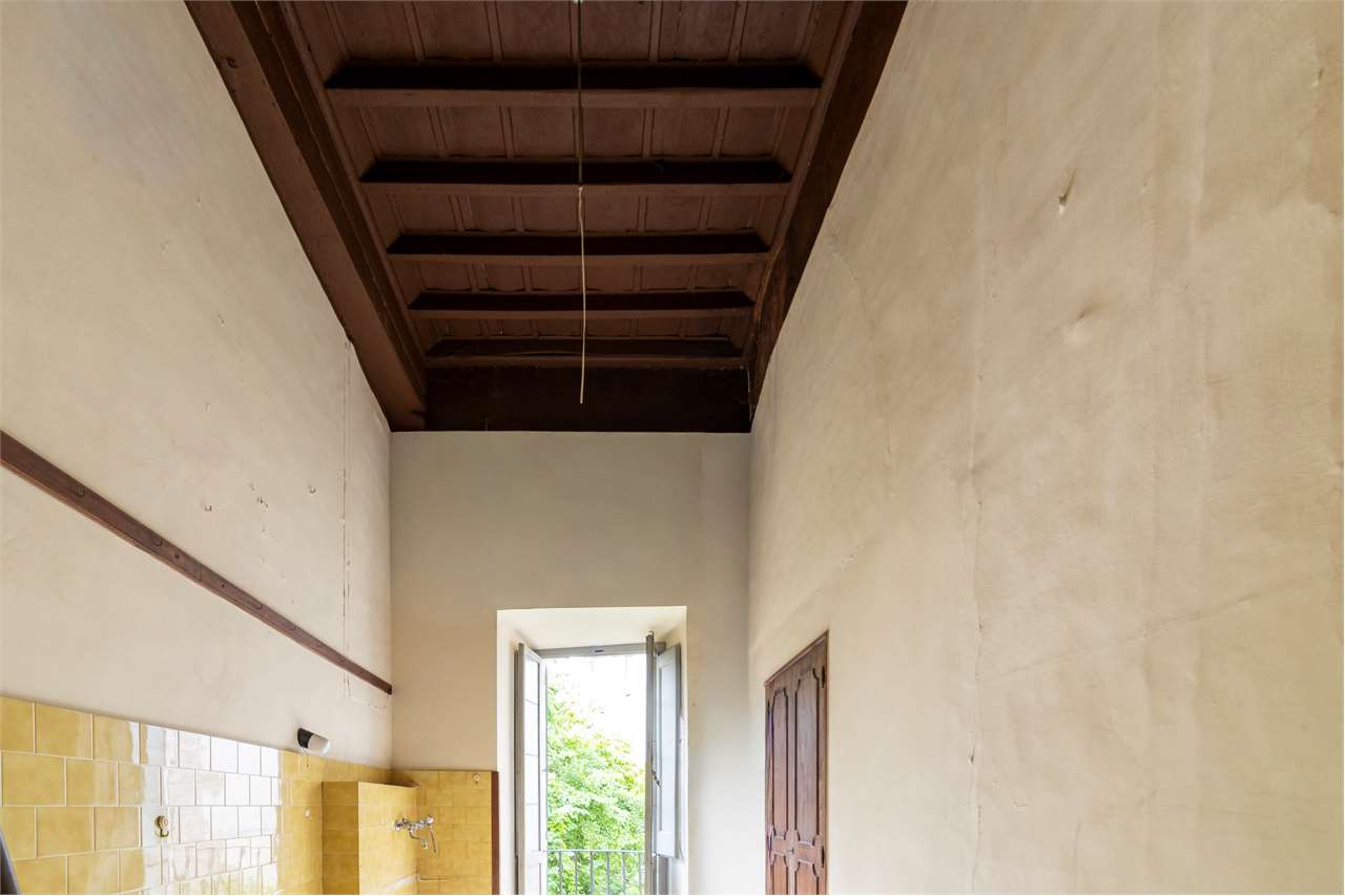 Residenza nobiliare del ‘500 con giardino privato — Appartamento venduto a Spoleto — anteprima 93
