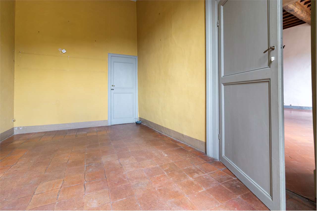 Residenza nobiliare del ‘500 con giardino privato — Appartamento venduto a Spoleto — anteprima 60