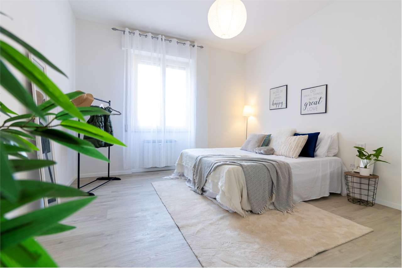 Ampio appartamento ristrutturato con garage in zona centrale — venduto a Spoleto — anteprima 2