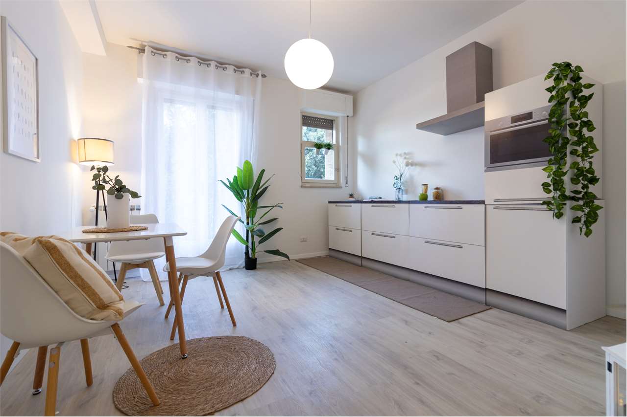 Ampio appartamento ristrutturato con garage in zona centrale — venduto a Spoleto — anteprima 3
