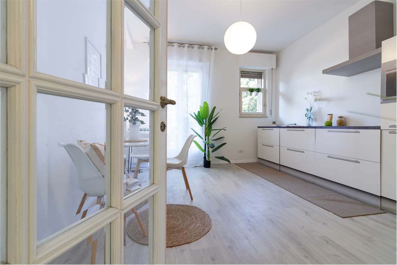Ampio appartamento ristrutturato con garage in zona centrale — venduto a Spoleto — anteprima 9