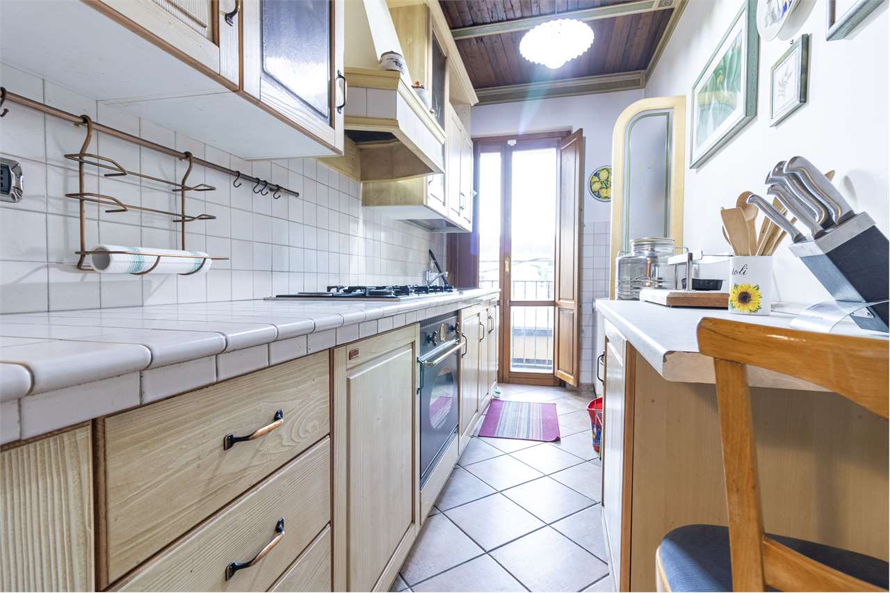 Dimora di pregio con terrazza panoramica di 100 mq e posto auto. — di prestigio in vendita a Spoleto — anteprima 34