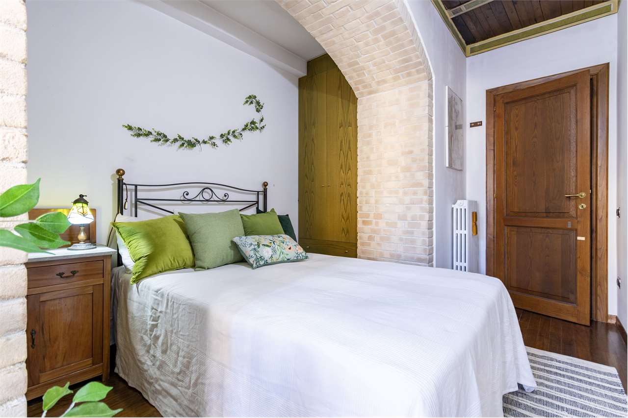 Dimora di pregio con terrazza panoramica di 100 mq e posto auto. — di prestigio in vendita a Spoleto — anteprima 68