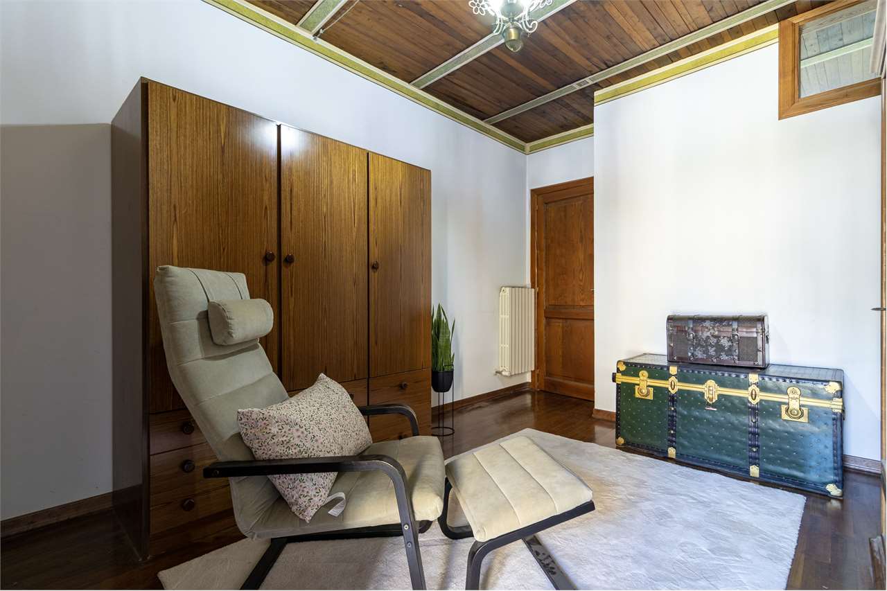 Dimora di pregio con terrazza panoramica di 100 mq e posto auto. — di prestigio in vendita a Spoleto — anteprima 81